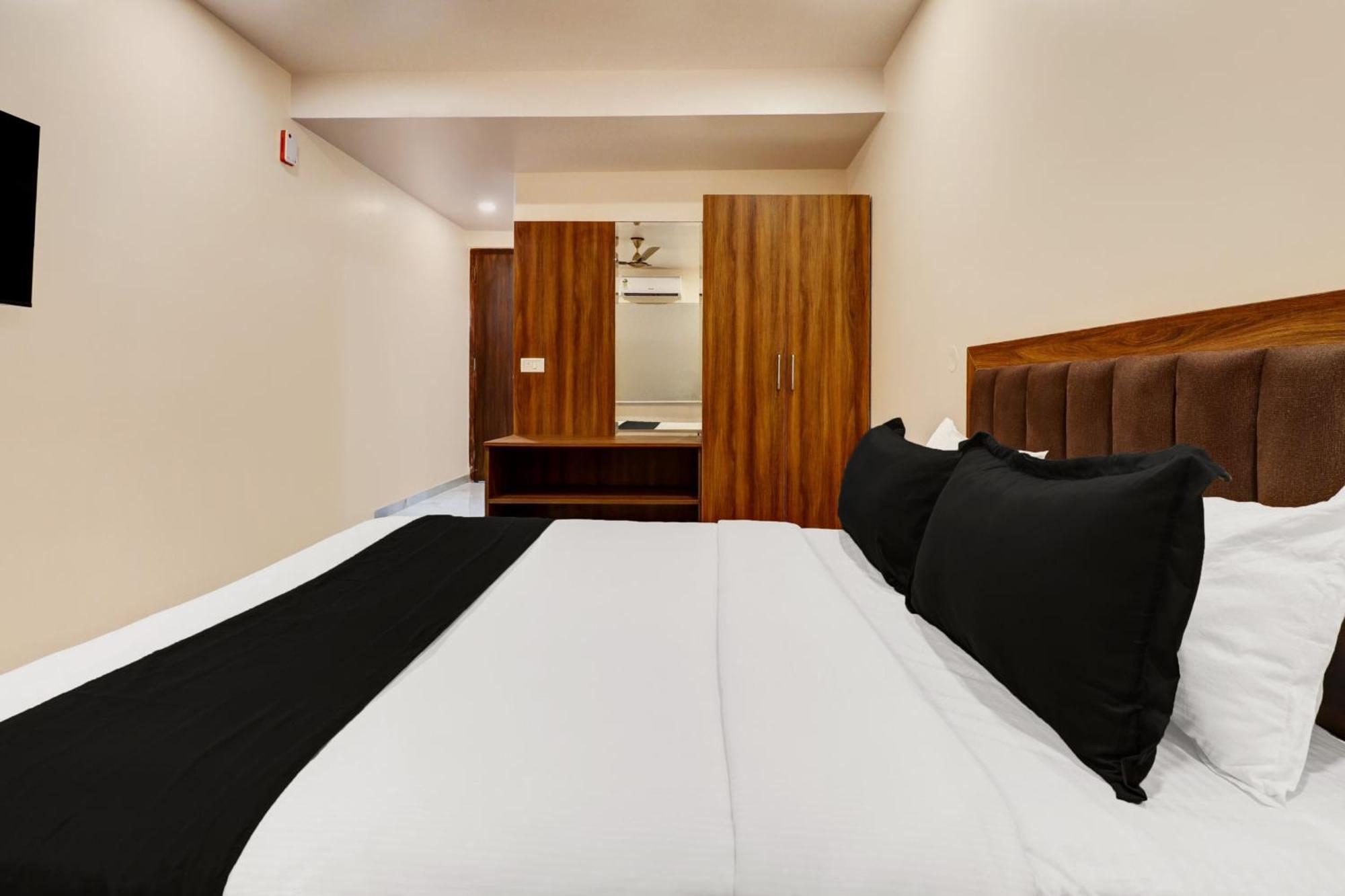 Super Townhouse Arekere Near Mithai Mahal Bangalore Luaran gambar