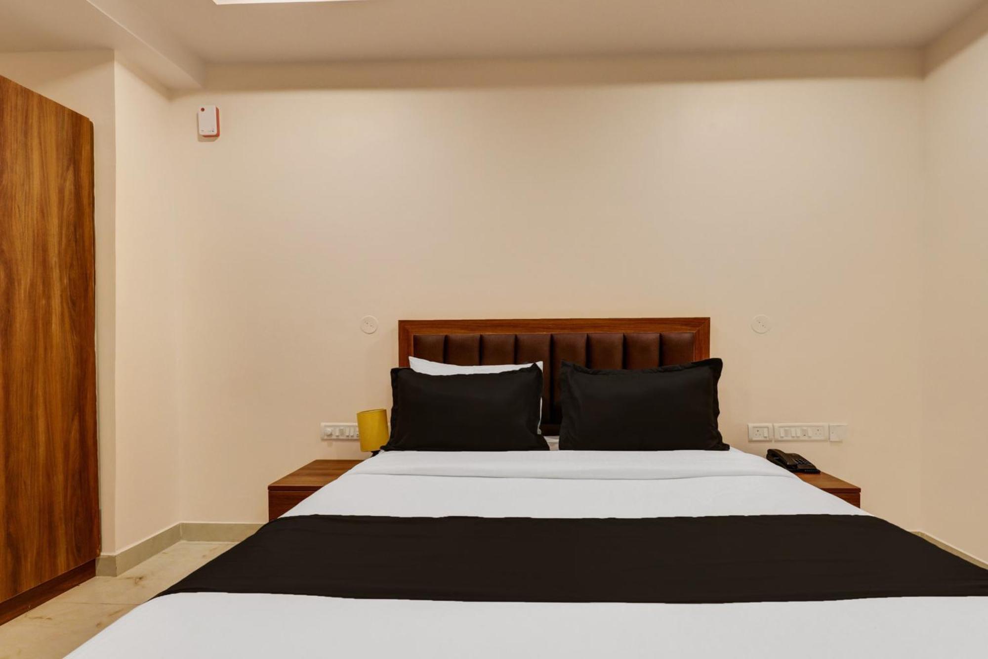 Super Townhouse Arekere Near Mithai Mahal Bangalore Luaran gambar
